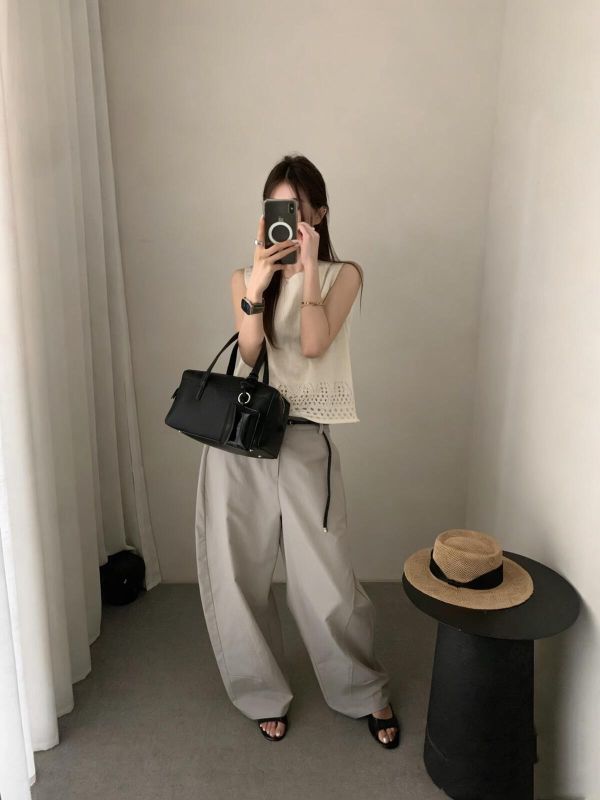 韓系舒適質感百搭鏤空背心-3色 韓系舒適質感百搭鏤空背心-3色