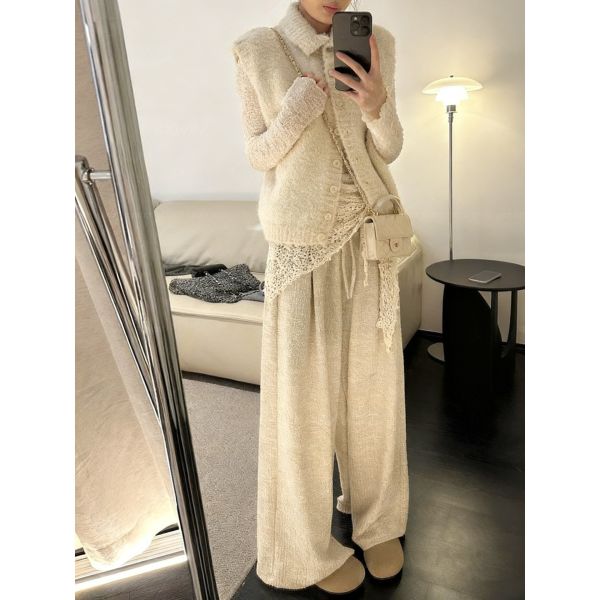 簡約百搭翻領韓系背心-3色 簡約百搭翻領韓系背心-3色