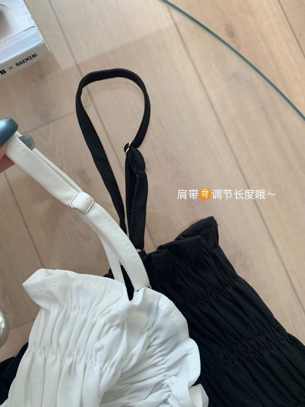 法式性感壓褶木耳邊吊帶背心-2色 法式性感壓褶木耳邊吊帶背心-2色