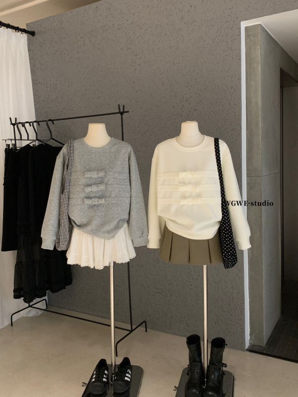 立體蝴蝶結甜美寬鬆圓領上衣-3色 立體蝴蝶結甜美寬鬆圓領上衣-3色