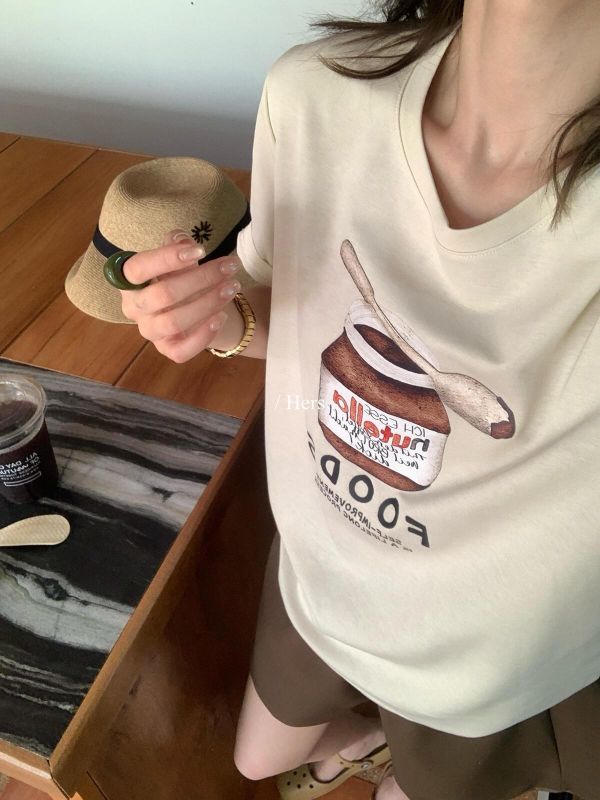 巧克力罐印花質感上衣-3色 巧克力罐印花質感上衣-3色