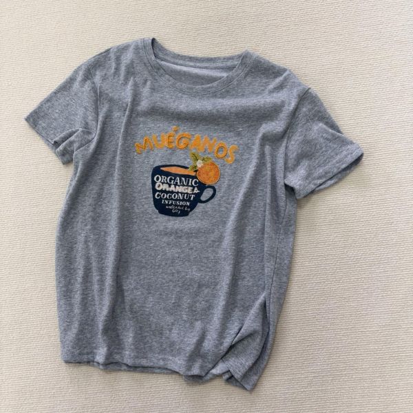 刺繡印花圓領休閒T恤-4色 刺繡印花圓領休閒T恤-4色