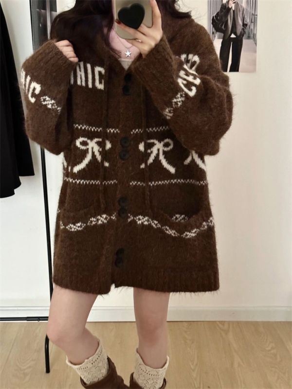 復古提花粗針蝴蝶結口袋連帽中長款上衣外套-3色 復古提花粗針蝴蝶結口袋連帽中長款上衣外套-3色