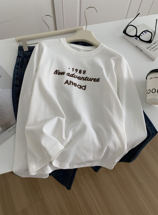 簡約字母刺繡正肩打底磨毛t-2色 簡約字母刺繡正肩打底磨毛t-2色