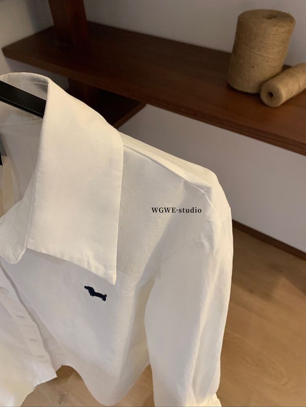 簡約小狗刺繡休閒氣質襯衫上衣 簡約小狗刺繡休閒氣質襯衫上衣