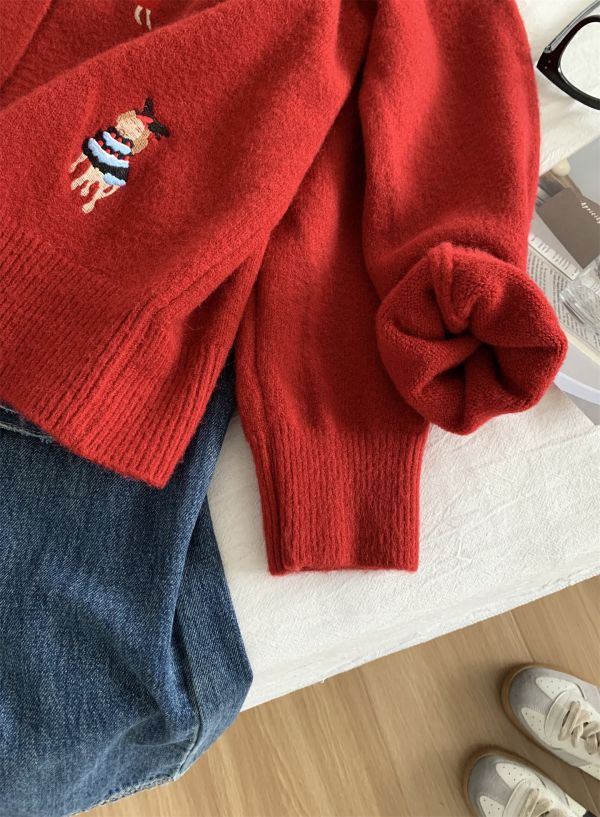 聖誕氛圍感小狗刺繡設計感五角星扣毛衣外套 聖誕氛圍感小狗刺繡設計感五角星扣毛衣外套