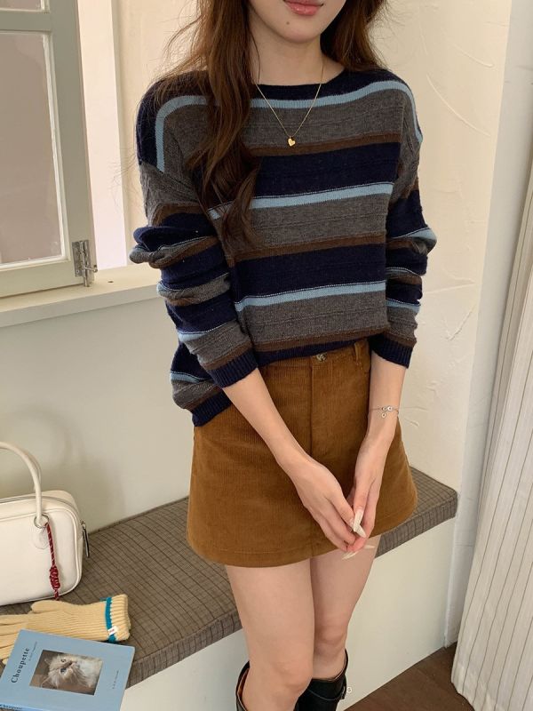 治癒假期 韓系慵懶撞色條紋寬鬆毛衣-2色 治癒假期 韓系慵懶撞色條紋寬鬆毛衣-2色