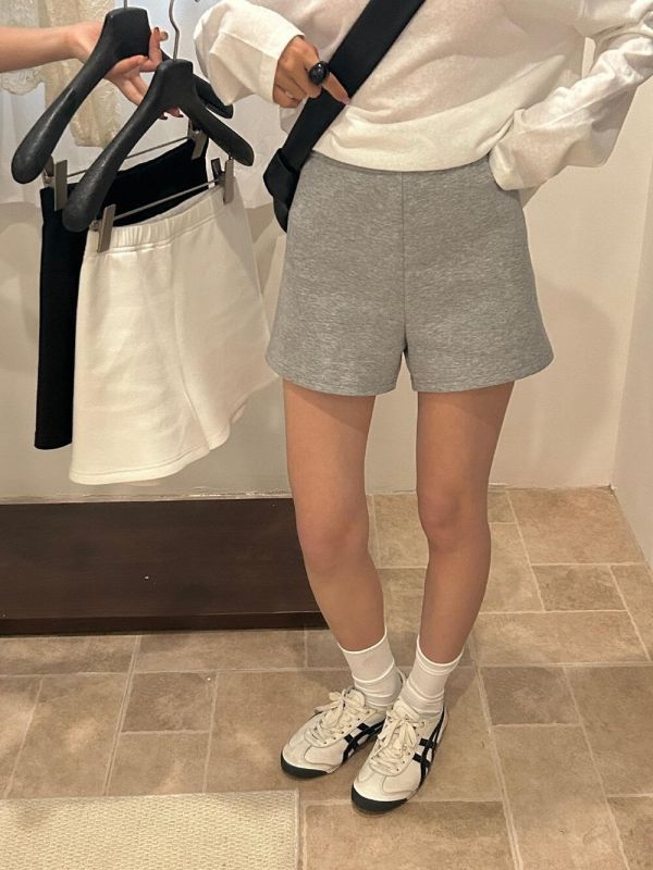 美式顯瘦高腰微彈休閒短褲-3色 美式顯瘦高腰微彈休閒短褲-3色