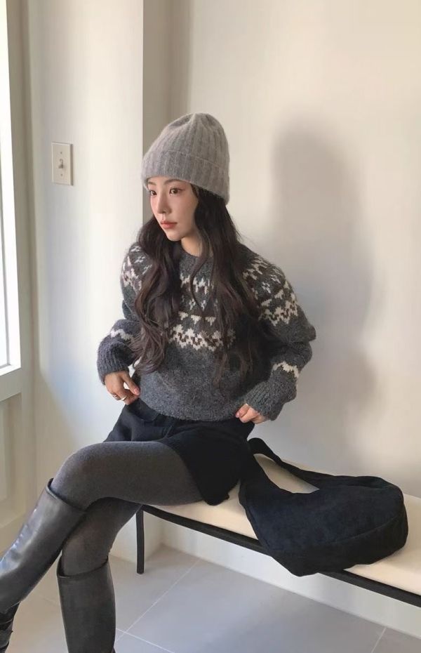 Korea 溫柔好搭日系復古圖騰毛衣-2色 Korea 溫柔好搭日系復古圖騰毛衣-2色