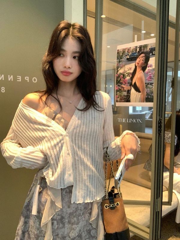 輕透防曬 鏤空木耳邊坑條防曬針織罩衫 輕透防曬 鏤空木耳邊坑條防曬針織罩衫