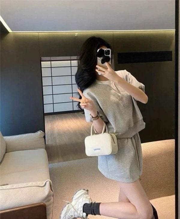 韓系運動感假兩件套裝-2色 韓系運動感假兩件套裝-2色