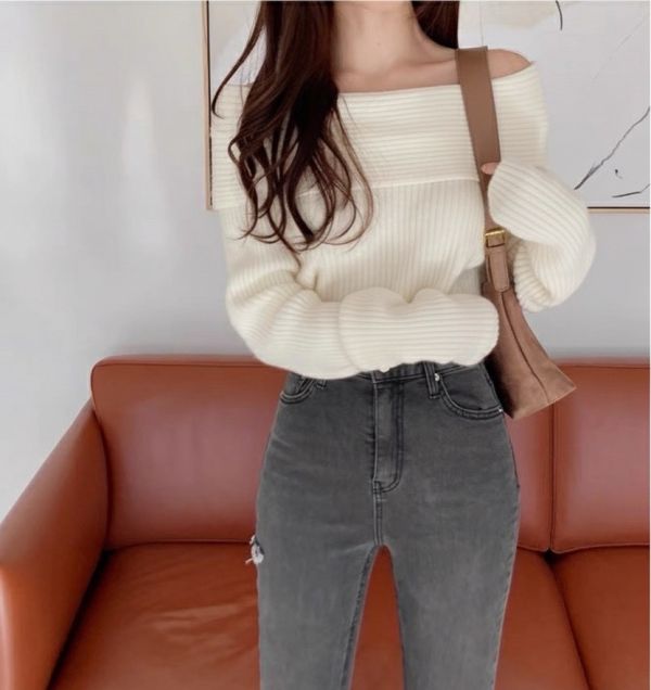 Korea 坑條一字領針織毛衣-4色 Korea 坑條一字領針織毛衣-4色