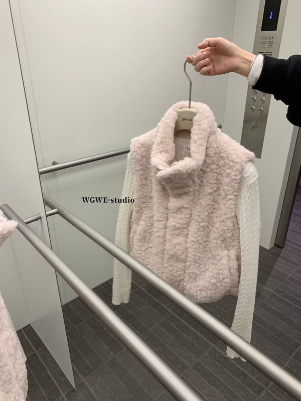 氣質百搭立領單排扣保暖毛絨背心-3色 氣質百搭立領單排扣保暖毛絨背心-3色