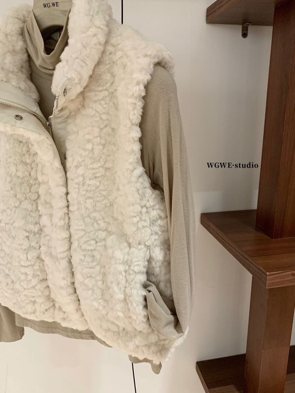 氣質百搭立領單排扣保暖毛絨背心-3色 氣質百搭立領單排扣保暖毛絨背心-3色