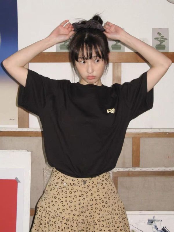 韓國學院風logo印花休閒T恤-4色 韓國學院風logo印花休閒T恤-4色