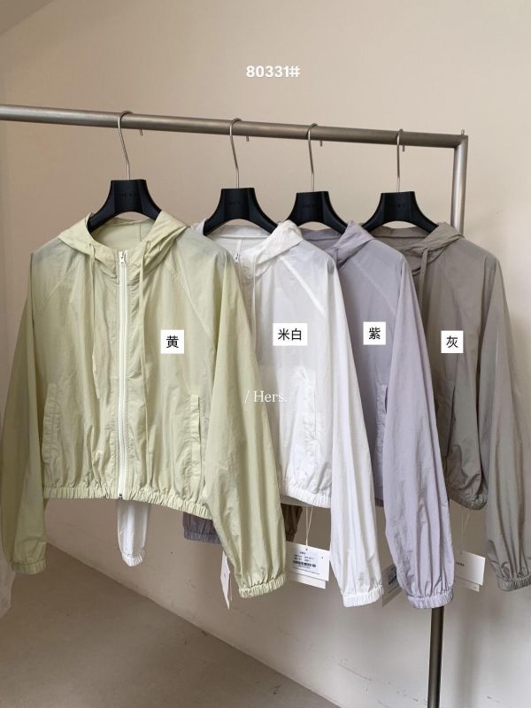 日常休閒透氣透氣輕運動感連帽外套-4色 日常休閒透氣透氣輕運動感連帽外套-4色