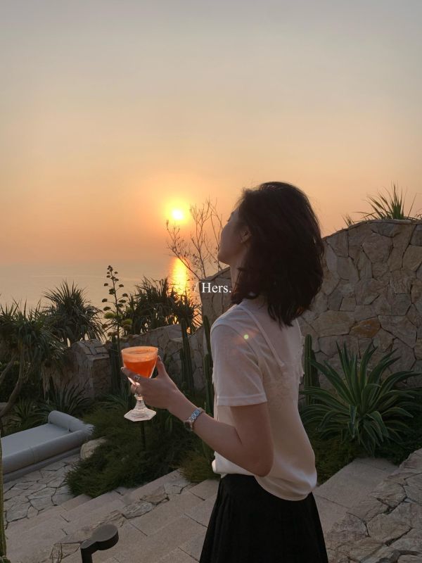 精緻感氣質 肌理蕾絲拼接溫柔上衣-2色 精緻感氣質 肌理蕾絲拼接溫柔上衣-2色