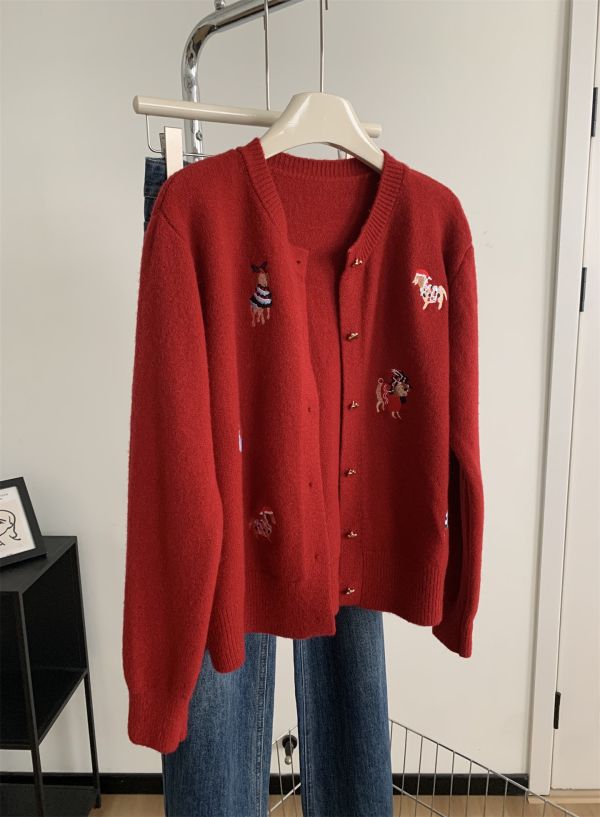 聖誕氛圍感小狗刺繡設計感五角星扣毛衣外套 聖誕氛圍感小狗刺繡設計感五角星扣毛衣外套