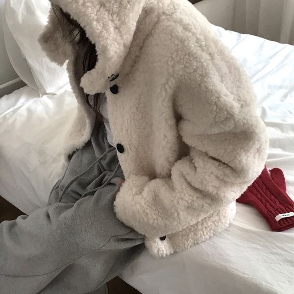 Korea 羊羔毛連帽短款外套-3色 Korea 羊羔毛連帽短款外套-3色