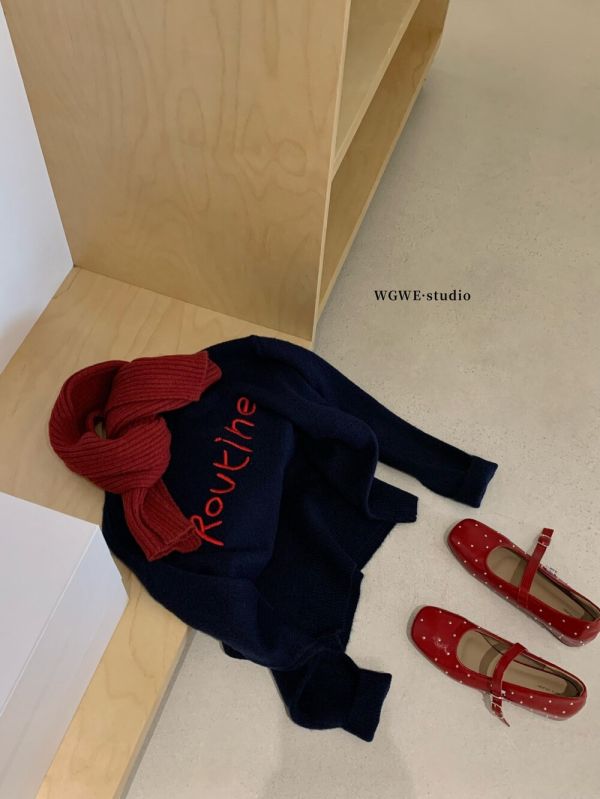 美式撞色字母刺繡短款針織上衣-3色 美式撞色字母刺繡短款針織上衣-3色