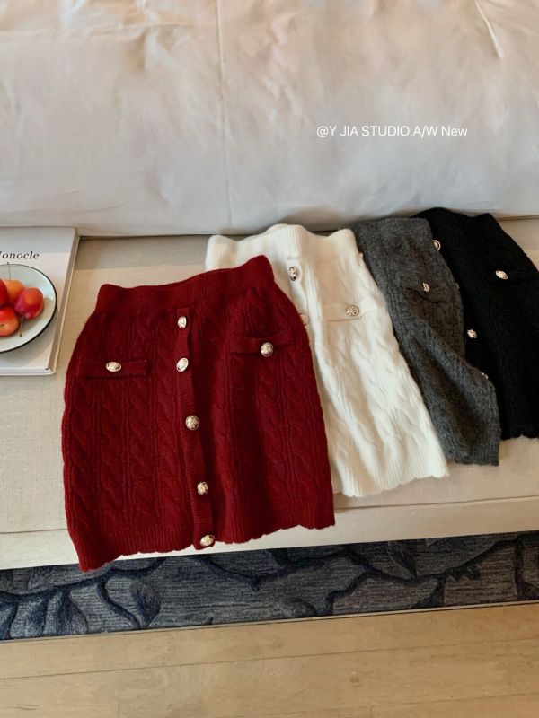 法式名媛風針織毛衣+包臀短裙套裝-4色 法式名媛風針織毛衣+包臀短裙套裝-4色