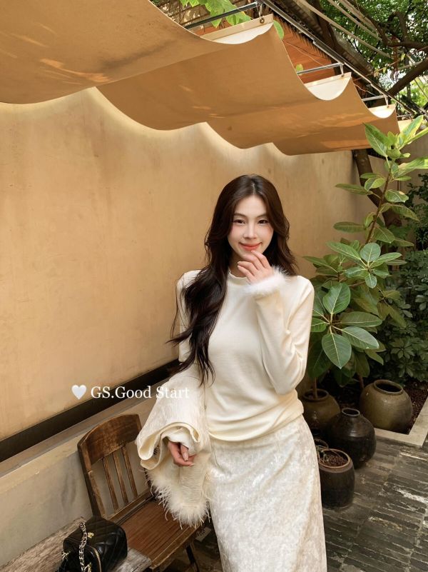 溫柔風氣質鴕鳥毛拼接加厚半高領打底衫 溫柔風氣質鴕鳥毛拼接加厚半高領打底衫