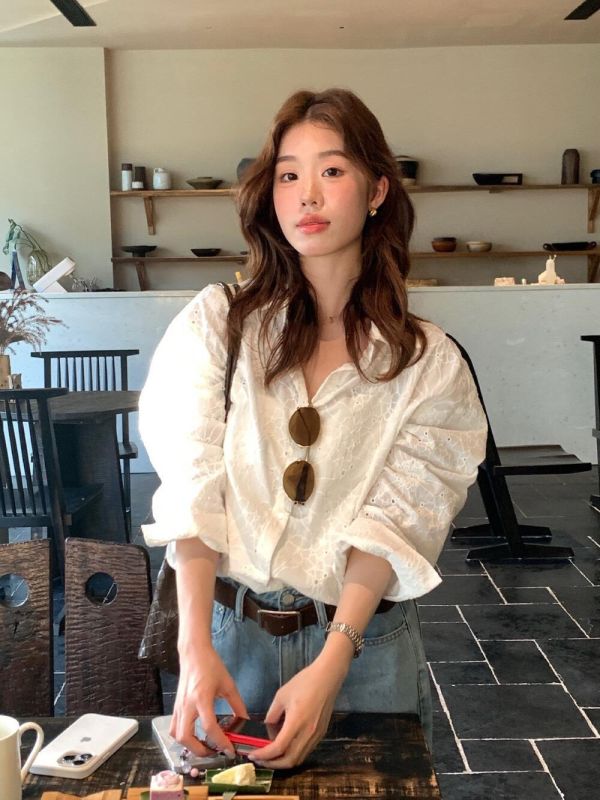 怎麼拍都好看～溫柔慵懶風蕾絲襯衫 怎麼拍都好看～溫柔慵懶風蕾絲襯衫