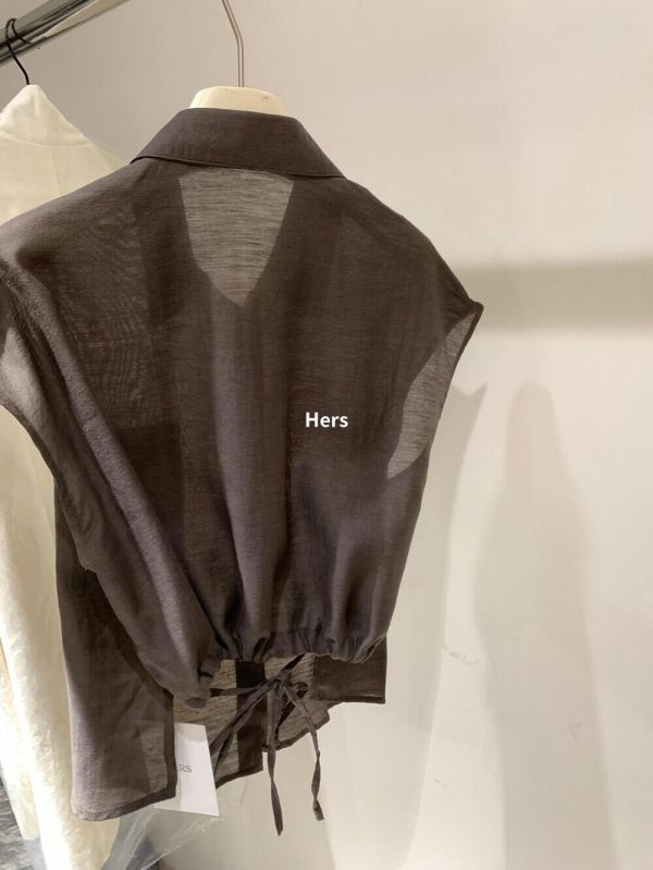 簡約風設計感收腰綁帶短款小飛袖襯衫-3色 簡約風設計感收腰綁帶短款小飛袖襯衫-3色