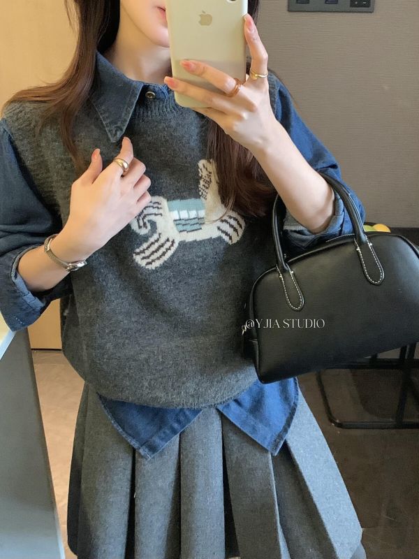 韓系疊穿背心+寬鬆休閒牛仔襯衫兩件套-4樣式 韓系疊穿背心+寬鬆休閒牛仔襯衫兩件套-4樣式