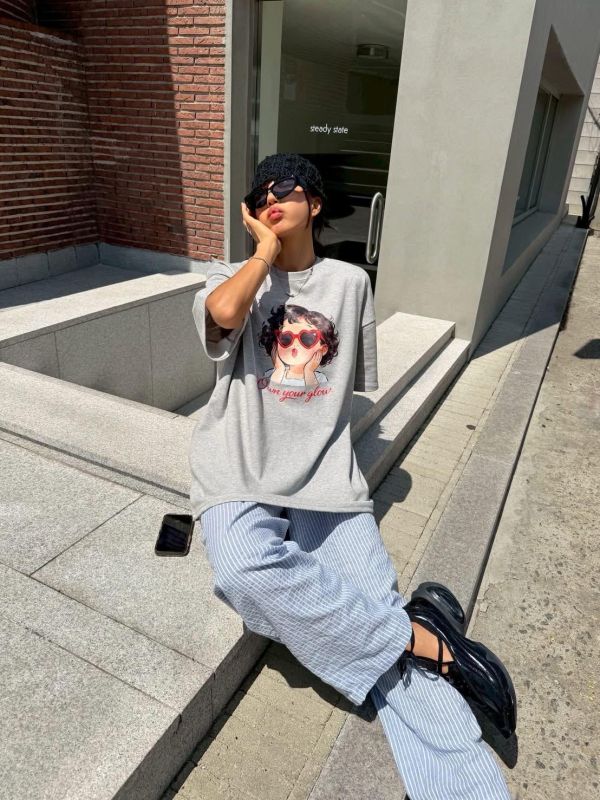 捲髮墨鏡女孩 大版下身失蹤寬鬆tee-3色 捲髮墨鏡女孩 大版下身失蹤寬鬆tee-3色