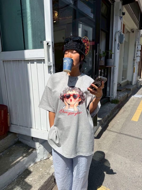 捲髮墨鏡女孩 大版下身失蹤寬鬆tee-3色 捲髮墨鏡女孩 大版下身失蹤寬鬆tee-3色
