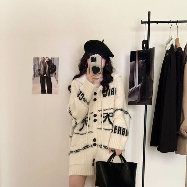 復古提花粗針蝴蝶結口袋連帽中長款上衣外套-3色 復古提花粗針蝴蝶結口袋連帽中長款上衣外套-3色