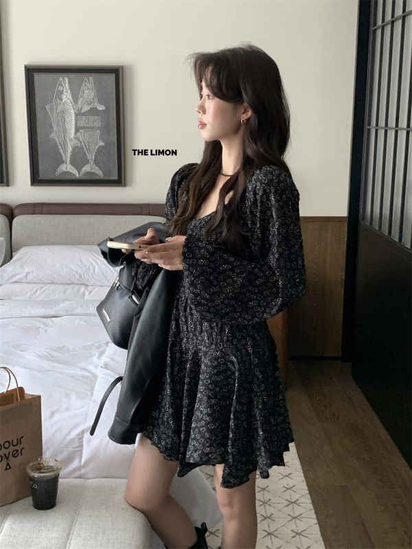 穿上巨好看 設計感碎花雪紡連身裙 穿上巨好看 設計感碎花雪紡連身裙