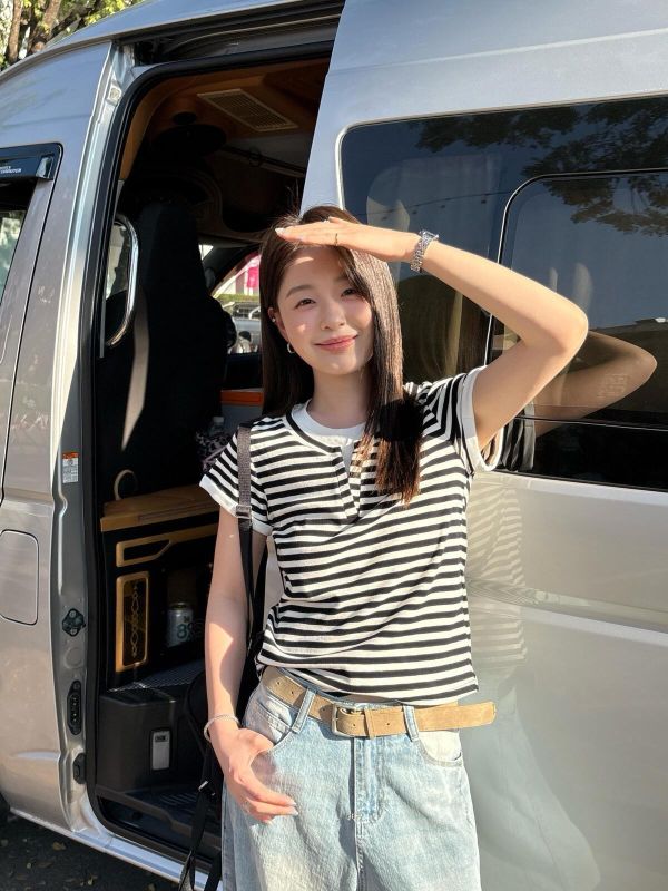 時尚修身撞色條紋正肩圓領上衣-3色 時尚修身撞色條紋正肩圓領上衣-3色