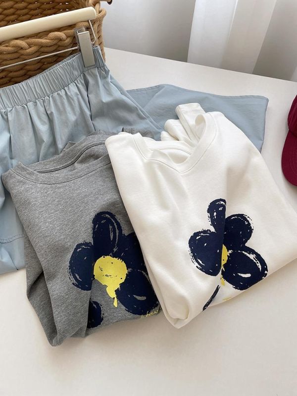 韓系花朵印花舒適寬鬆百搭T-2色 韓系花朵印花舒適寬鬆百搭T-2色