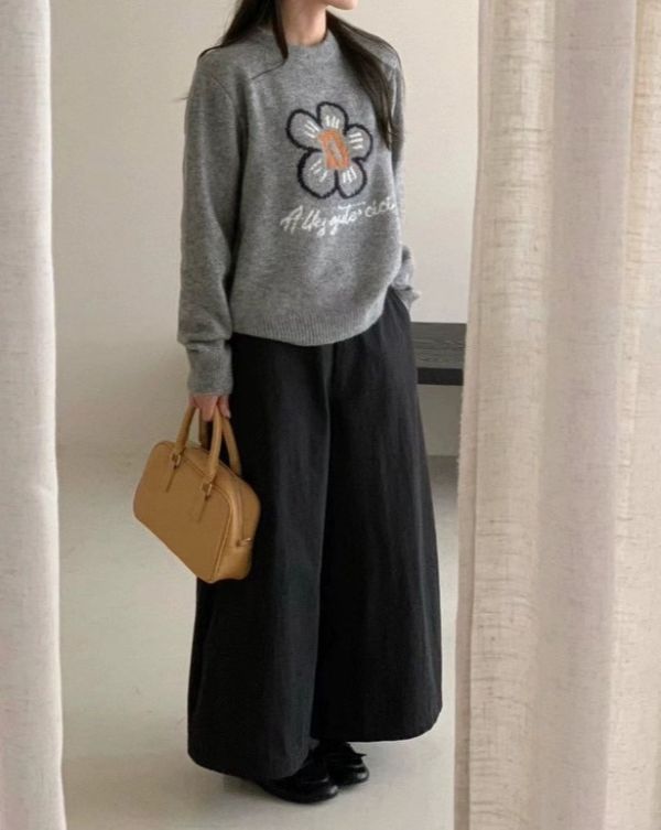 Korea 可愛小花毛衣-3色 Korea 可愛小花毛衣-3色