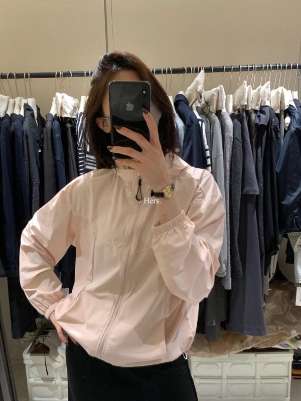 簡約風輕運動戶外連帽外套-4色 簡約風輕運動戶外連帽外套-4色