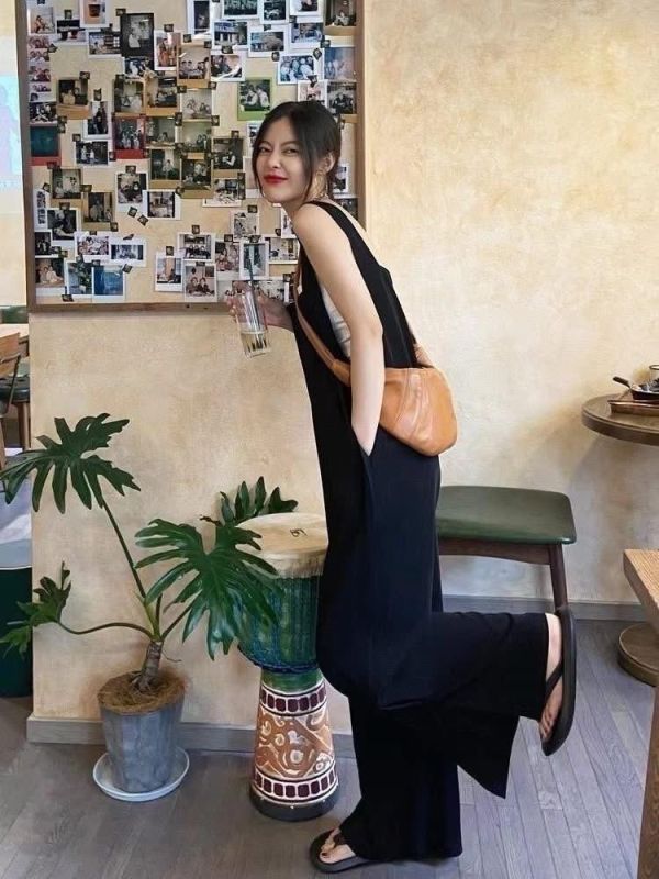 無拘束～方領休閒透氣吊帶連身褲 無拘束～方領休閒透氣吊帶連身褲