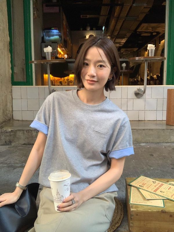 時尚簡約設計感拼色百搭圓領上衣-4色 時尚簡約設計感拼色百搭圓領上衣-4色