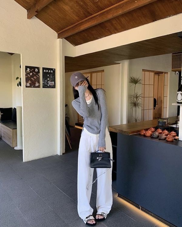 百搭白時尚大口袋高腰直筒牛仔褲 百搭白時尚大口袋高腰直筒牛仔褲