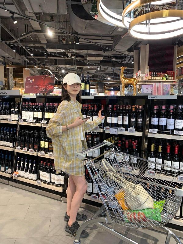 襯衫控的鬆弛感穿搭 顯白格子薄襯衫上衣 襯衫控的鬆弛感穿搭 顯白格子薄襯衫上衣