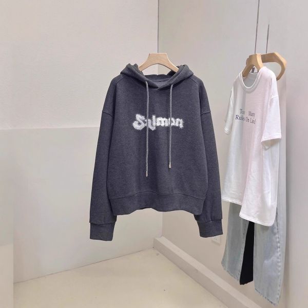 糯米絨重工刺繡抽繩連帽字母上衣 糯米絨重工刺繡抽繩連帽字母上衣