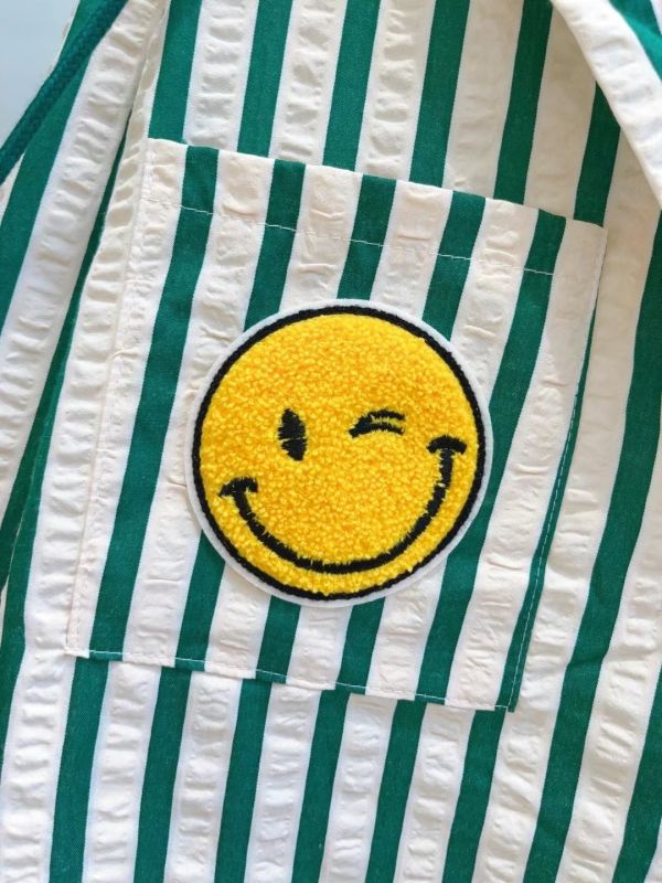 Korea 條紋笑臉貼布連帽襯衫 Korea 條紋笑臉貼布連帽襯衫