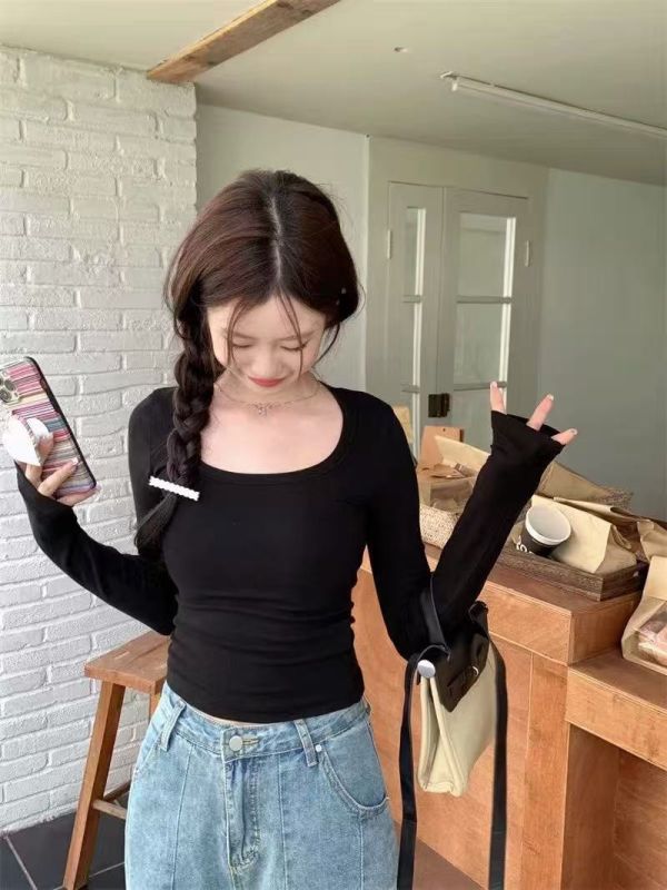 自帶罩杯 圓領保暖磨毛上衣-4色 自帶罩杯 圓領保暖磨毛上衣-4色