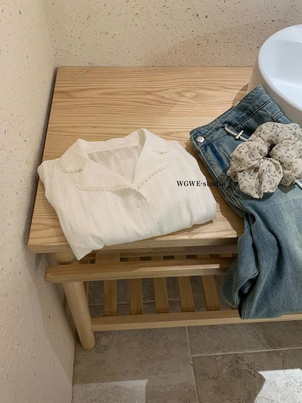 設計感收腰法式蕾絲花邊V領襯衫 設計感收腰法式蕾絲花邊V領襯衫