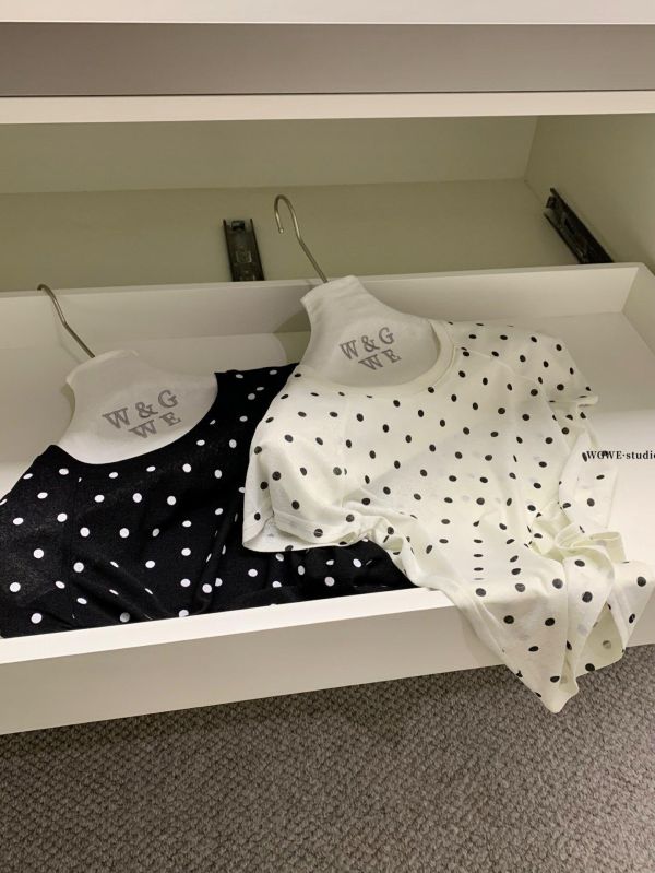 復古風波點彈力百搭修身上衣-2色 復古風波點彈力百搭修身上衣-2色
