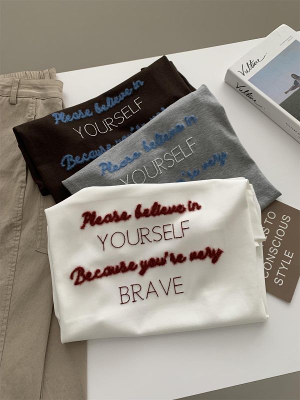 涼感莫代爾棉顯白復古刺繡果凍T-3色 涼感莫代爾棉顯白復古刺繡果凍T-3色