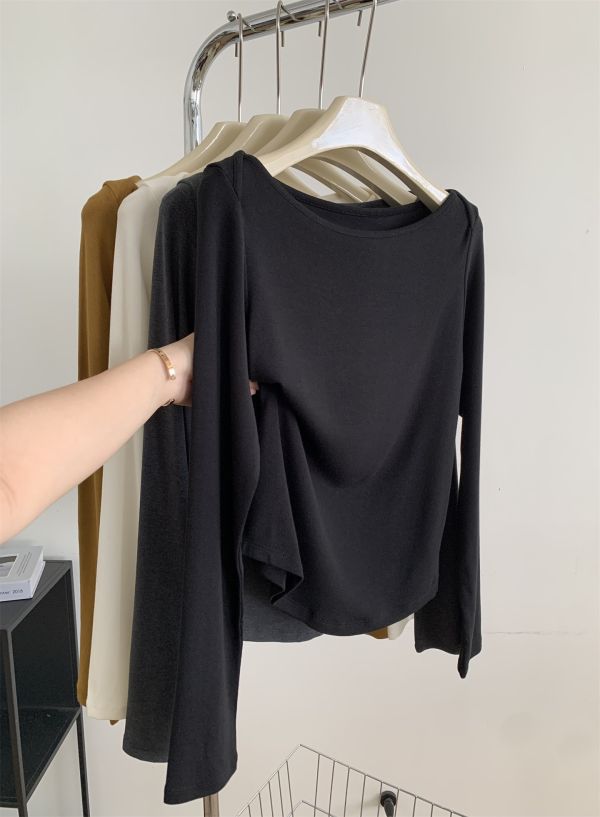 設計感一字肩柔軟慕斯絨露鎖骨百搭打底衫-4色 設計感一字肩柔軟慕斯絨露鎖骨百搭打底衫-4色