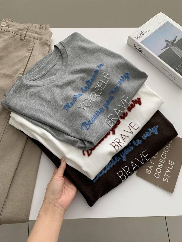 涼感莫代爾棉顯白復古刺繡果凍T-3色 涼感莫代爾棉顯白復古刺繡果凍T-3色