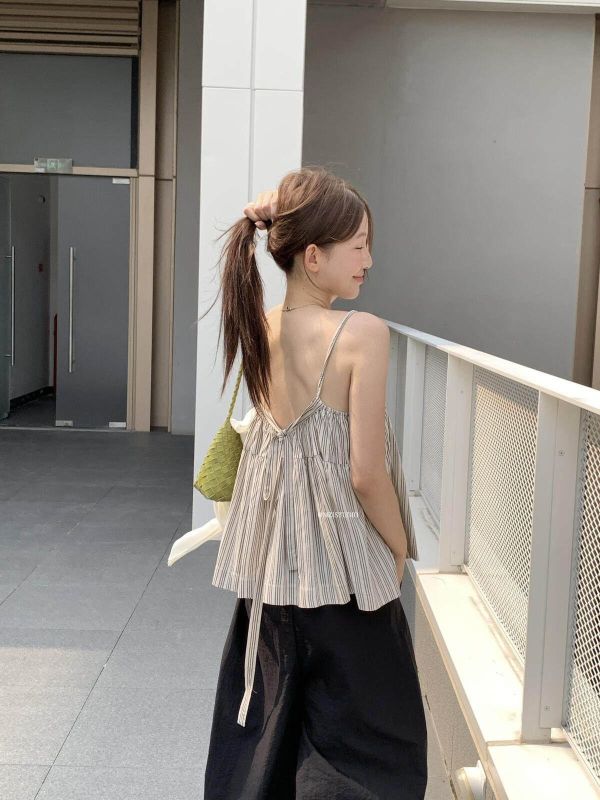 溫柔風復古條紋後背繫帶鏤空背心-3色 溫柔風復古條紋後背繫帶鏤空背心-3色